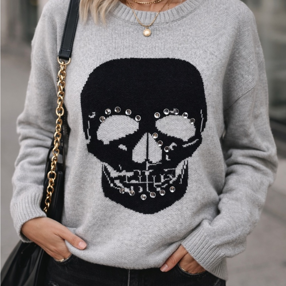 NWT  Vigoss Edgy Gray Skull Embellished Sweater With Rhinestones